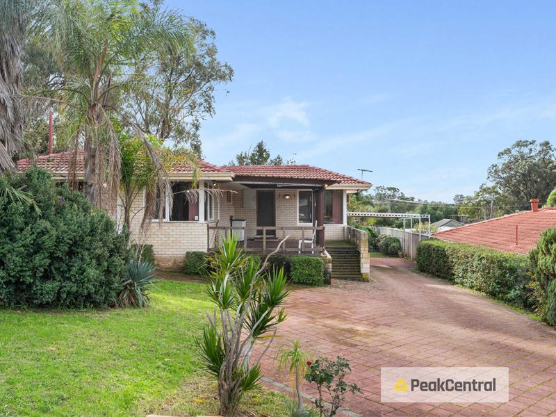 11 Cowling Way, Parmelia WA 6167