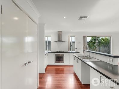 13 Descanso Loop, Aubin Grove WA 6164