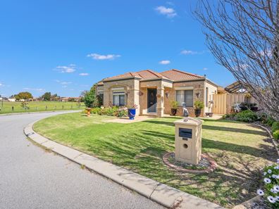 19 Sorrento Turn, Ellenbrook WA 6069