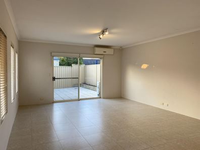 2/103 Gateway Boulevard, Canning Vale WA 6155