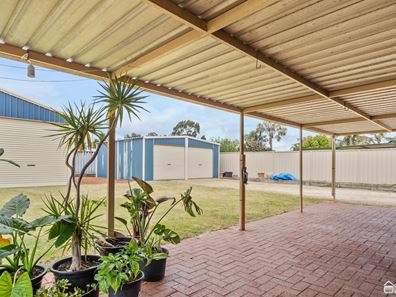 76 Southern River Road, Gosnells WA 6110