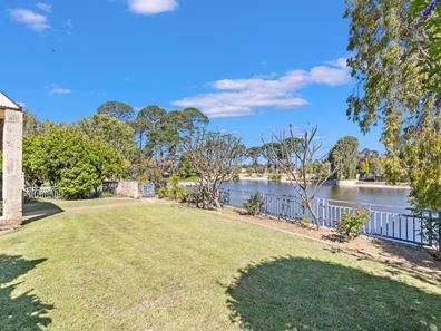 18 Santorini Turn, Ellenbrook WA 6069