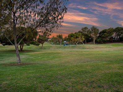 35 Montague Way, Kallaroo WA 6025