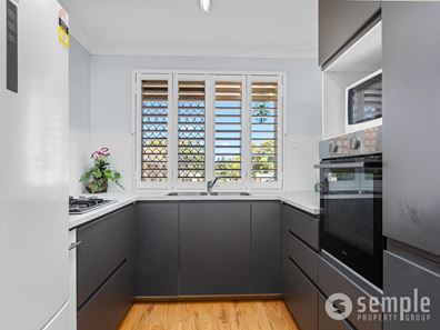 4/11 McCaw Mews, Yangebup WA 6164