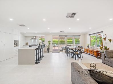 6 The Cove, Canning Vale WA 6155