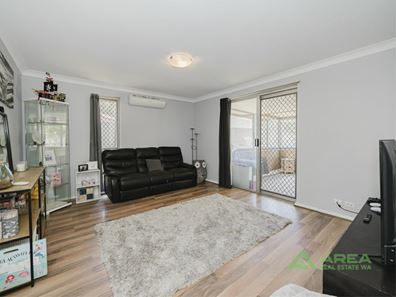 42 VIRGINIA AVE, Maddington WA 6109