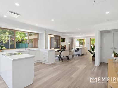 15 Arlington Loop, Coogee WA 6166