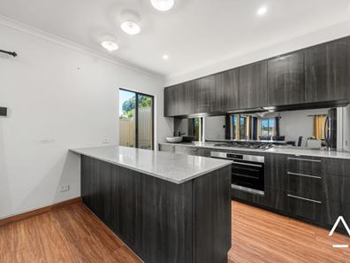 5 Pinewood Avenue, Kardinya WA 6163