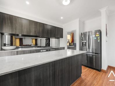 5 Pinewood Avenue, Kardinya WA 6163