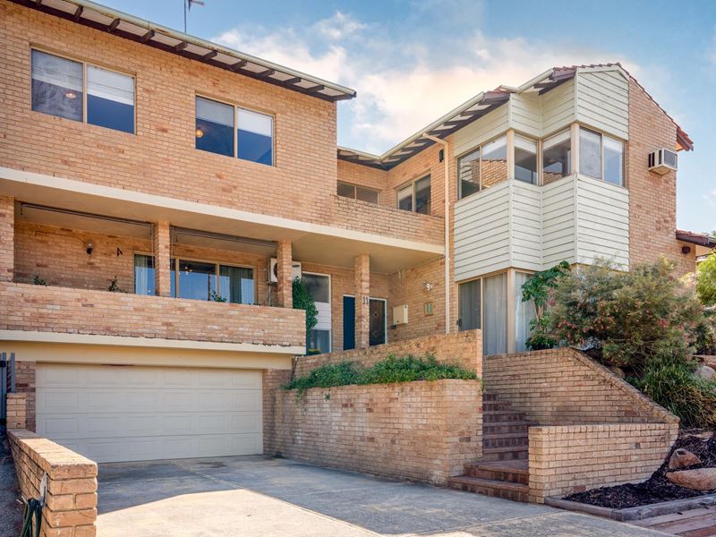11 Arnold Crescent, Kardinya