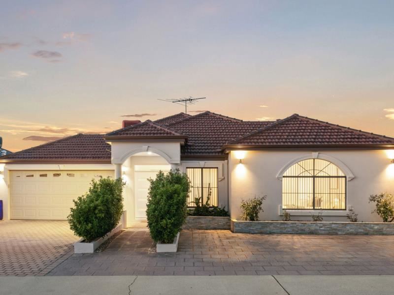 147 St Stephens Crescent, Tapping WA 6065