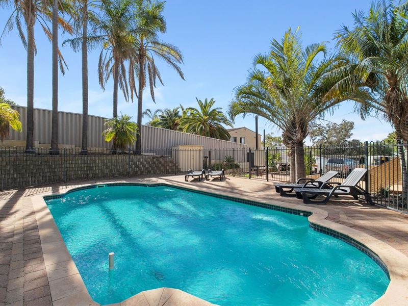 10/11 Wilton Place, Scarborough