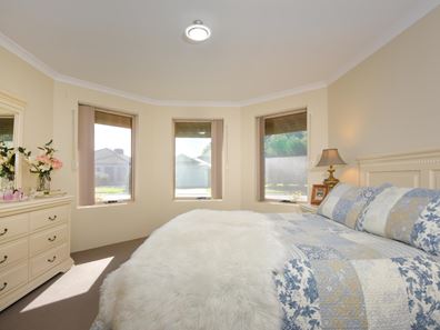 52 Amadeus Crescent, Port Kennedy WA 6172