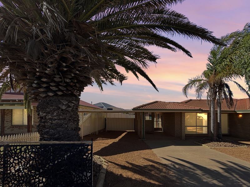 18 Hillview Drive, Drummond Cove WA 6532