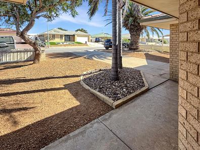 18 Hillview Drive, Drummond Cove WA 6532