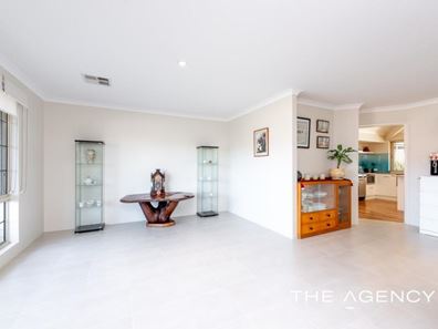 10 Bascombe Rise, Hillarys WA 6025