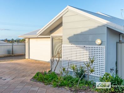57A Minor Road, Orana WA 6330