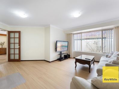 7 Hollyoak place, Thornlie WA 6108
