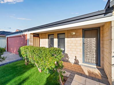 2 Hinckley Parkway, Hocking WA 6065