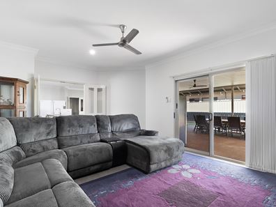 30 Koolinda Parade, Baynton WA 6714