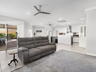 30 Koolinda Parade, Baynton WA 6714
