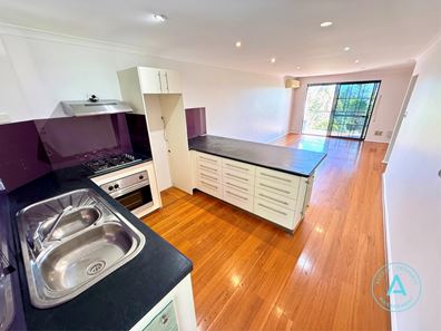 9/8 King George Street, Victoria Park WA 6100