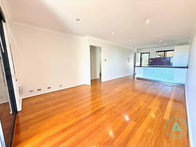 9/8 King George Street, Victoria Park WA 6100
