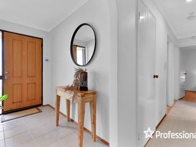 64 Murdoch Road, Thornlie WA 6108
