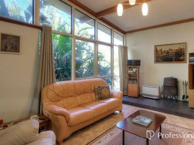 28 Edinburgh Road, Forrestfield WA 6058
