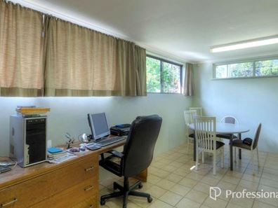 28 Edinburgh Road, Forrestfield WA 6058