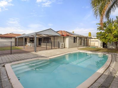 1 Venturer Court, Thornlie WA 6108