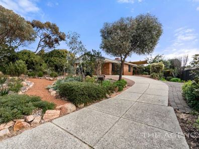 11 Buckingham Crescent, Kardinya WA 6163