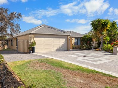 17 Mooralup Turn, Dalyellup WA 6230