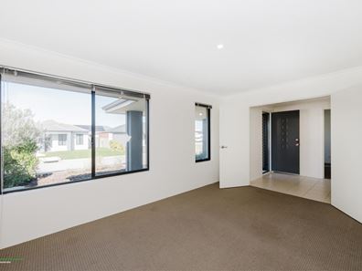 25 Pegus Meander, South Yunderup WA 6208