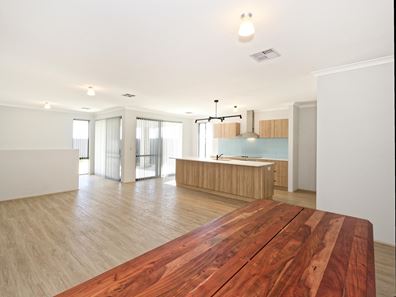 5 Bluegrass Street, Treeby WA 6164