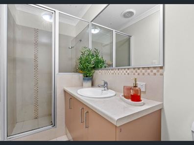 6/42 Sixth Rd, Armadale WA 6112