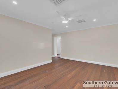 17 Sulphur Road, Orelia WA 6167