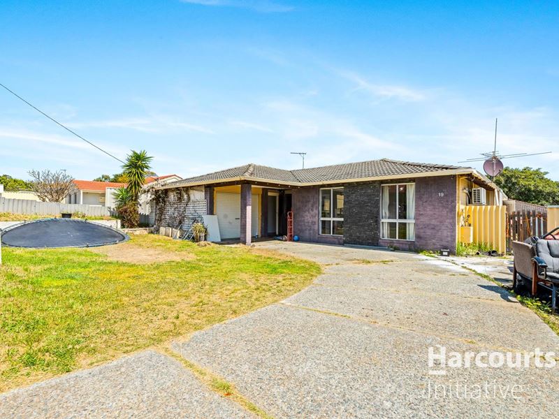 19 Curtis Way, Girrawheen WA 6064