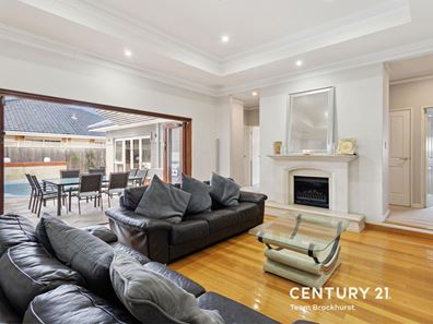 24 Central Park Avenue, Canning Vale WA 6155