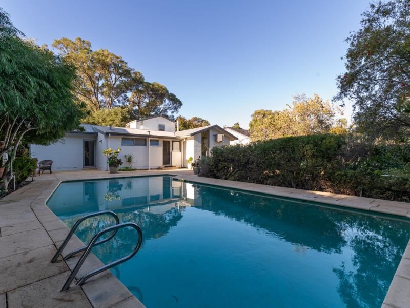 67 Glengariff Drive, Floreat WA 6014