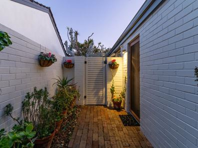 67 Glengariff Drive, Floreat WA 6014