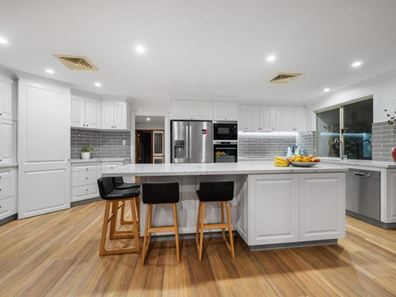 18 Seaside Gardens, Mullaloo WA 6027