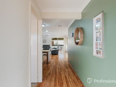 31 Pira Loop, Byford WA 6122