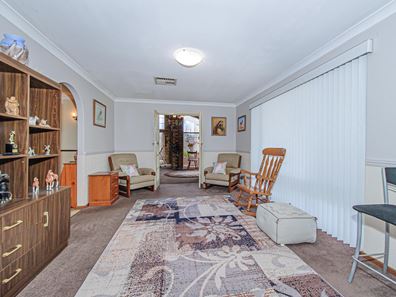 11 Almeria Parade, Muchea WA 6501