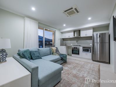 14 Crane Place, Eglinton WA 6034