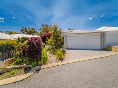8 Galveston Court, Meadow Springs WA 6210