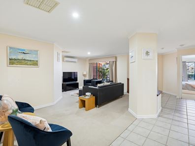 34 Rothesay Heights, Mindarie WA 6030
