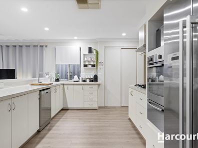 25 Eastleigh Loop, Currambine WA 6028
