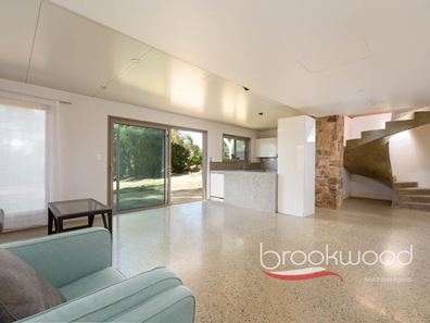 9 Old York Road, Greenmount WA 6056