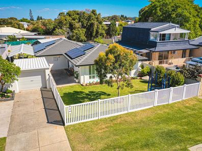 11 Shoalwater Road, Shoalwater WA 6169